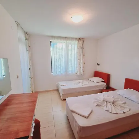 Petar 1,2 Apart Complex 4* סבטי ולאס
